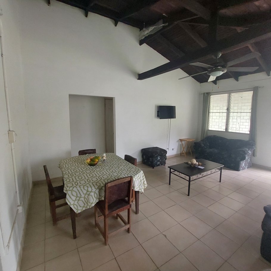 Se vende casa comercial en Llano Bonito, Juan Diaz