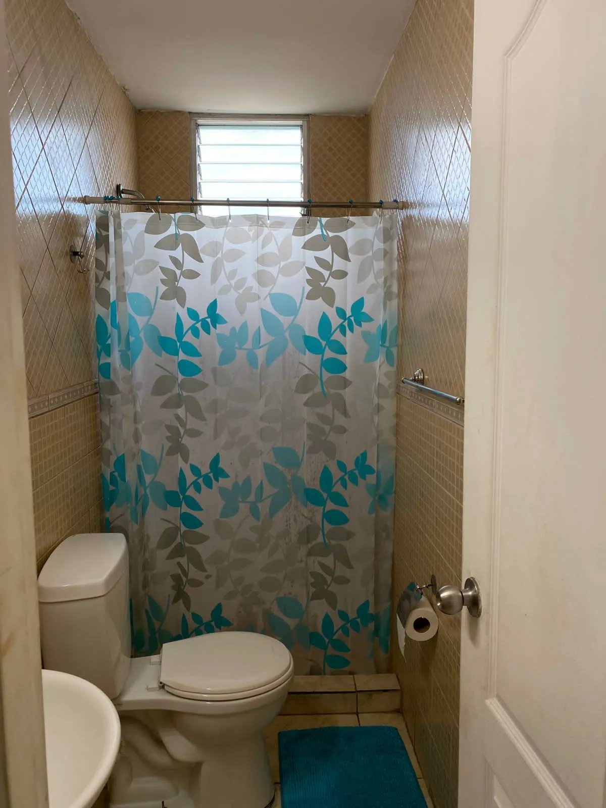 Venta de Casa con terreno - en El Carmen POR DEBAJO DEL AVALUO