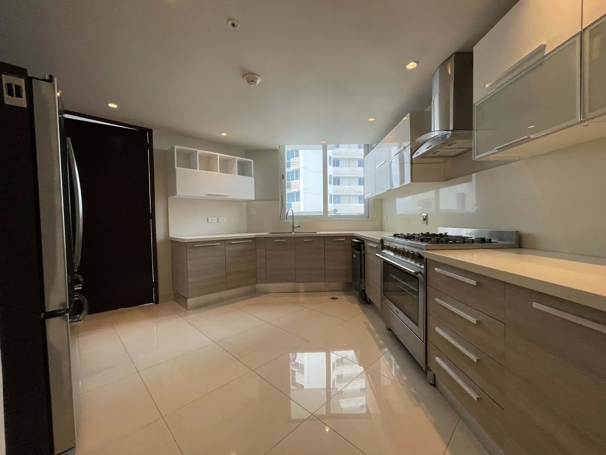 Espectacular Apartamento de 202m² Amoblado en PH The Regent, Costa del Este