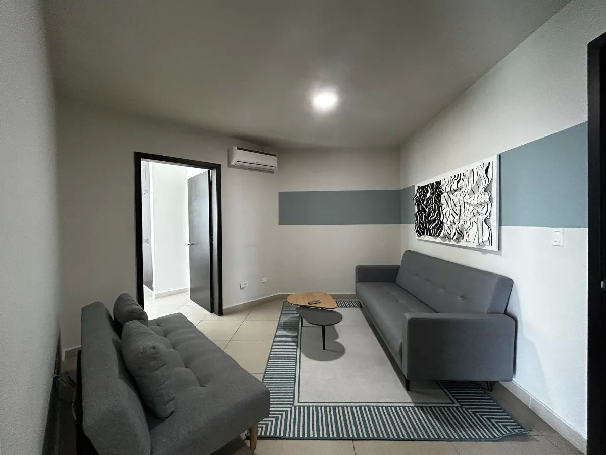 Alquiler de Apartamento Amoblado de 205m² en PH Country Club, Costa del Este