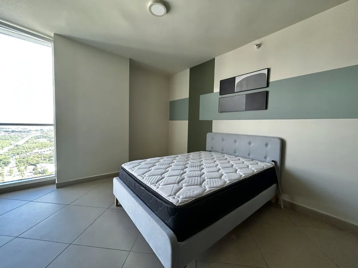 Alquiler de Apartamento Amoblado de 205m² en PH Country Club, Costa del Este