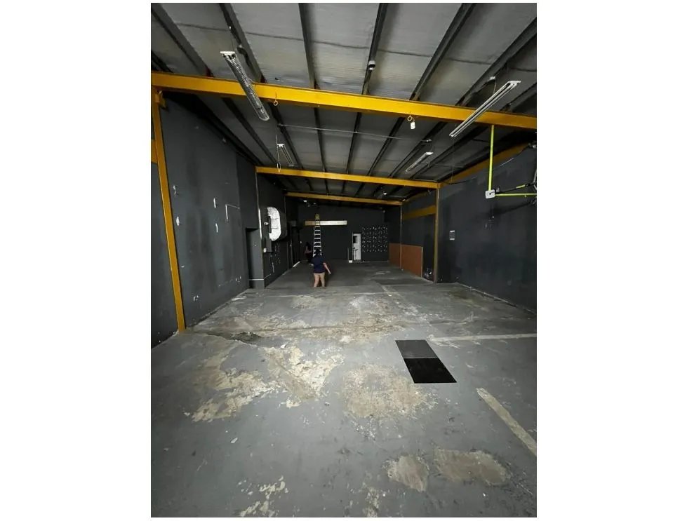 Alquiler de galera en San Francisco  200 m²