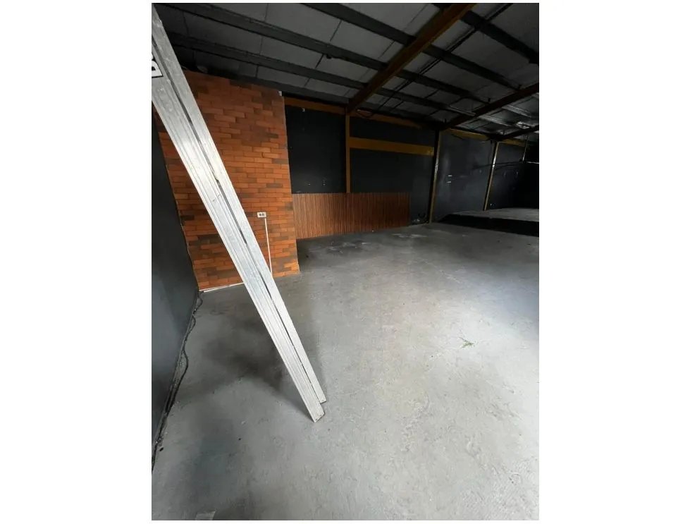 Alquiler de galera en San Francisco  200 m²