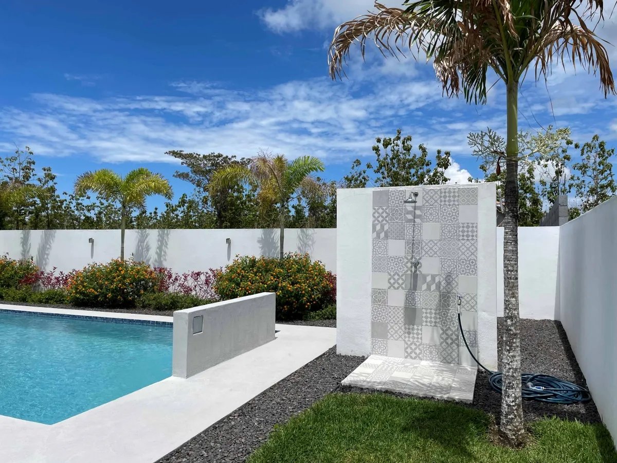 Casa unfamiliar de 2 habitaciones, estilo europeo, con piscina y acaba...