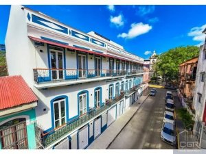143291 - Casco Antiguo - commercials