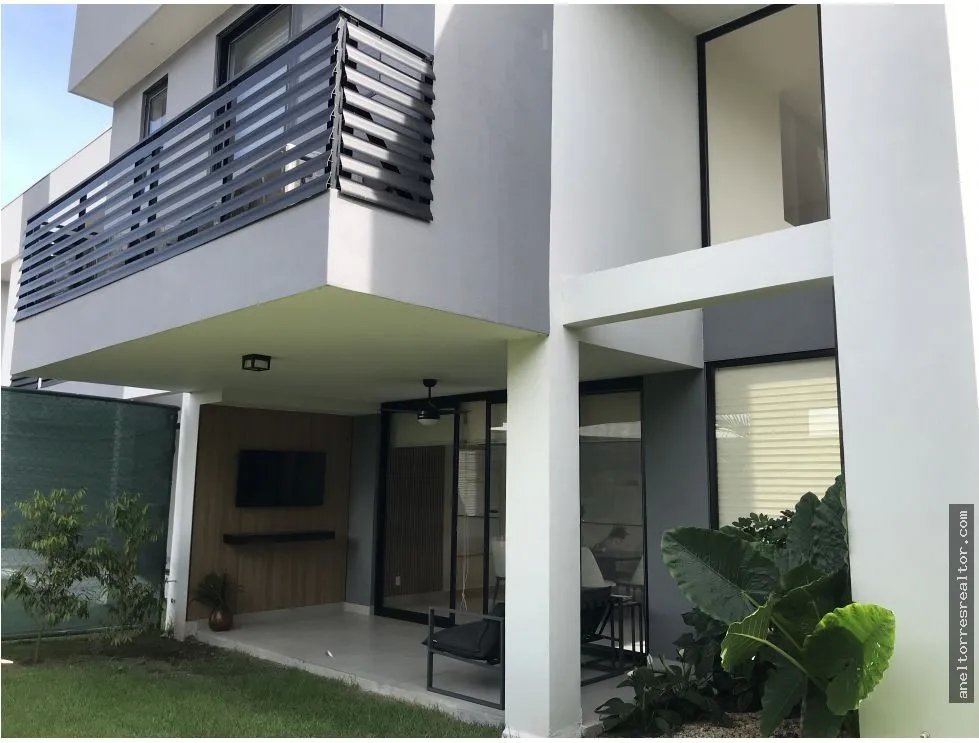 Se vende casas en Panamá Pacífico.
