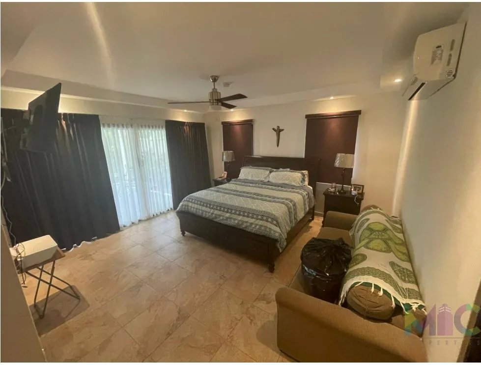 Se vende residencia en Coronado
