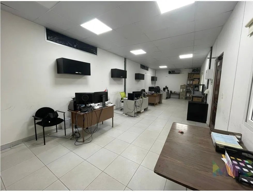 Se vende Local para uso comercial - Brisas del Golf