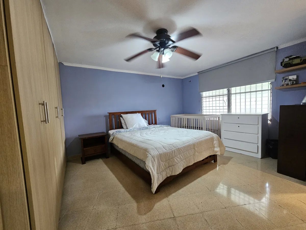 Venta de Casa con terreno - en El Carmen POR DEBAJO DEL AVALUO