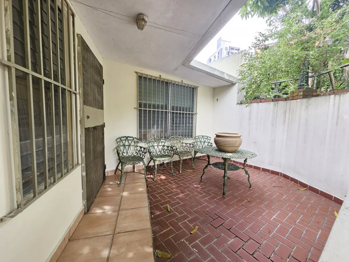 Venta de Casa con terreno - en El Carmen POR DEBAJO DEL AVALUO