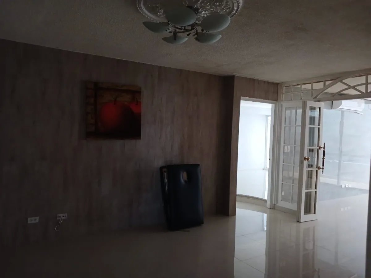 SE VENDE APARTAMENTO EN AVENIDA BALBOA