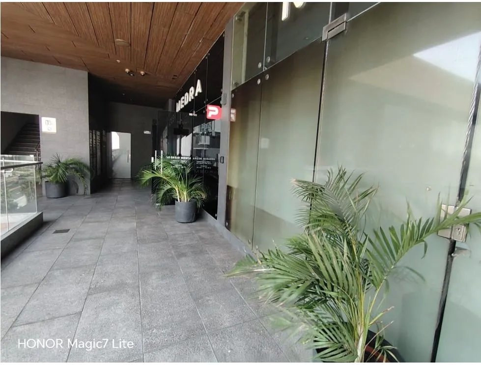 Local Comercial en Alquiler - 116m² en The Plaza, Coco del Mar