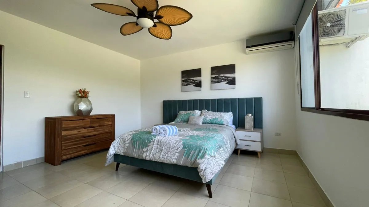 Beach house for sale, Casa Nia, Punta Barco Viejo