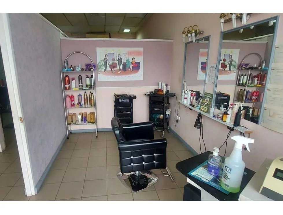 Se Vende Salón de Belleza, Condado del Rey