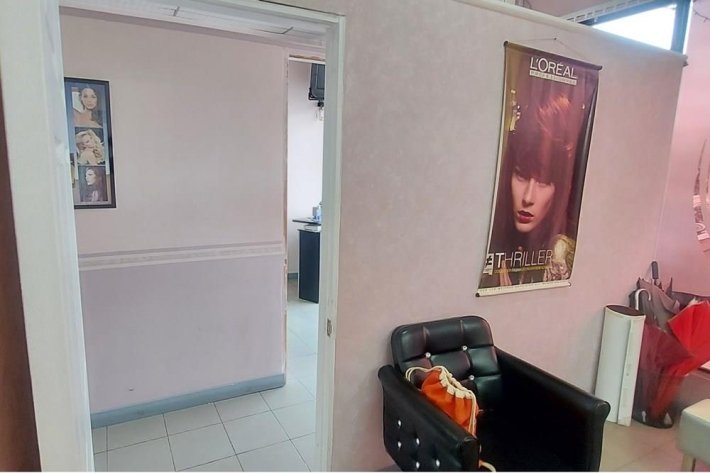 Se Vende Salón de Belleza, Condado del Rey