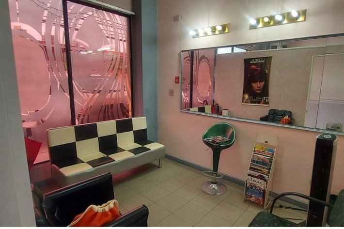 Se Vende Salón de Belleza, Condado del Rey