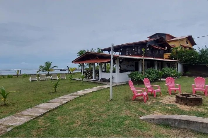 Oceanfront House for Sale in Viento Frío, Colón