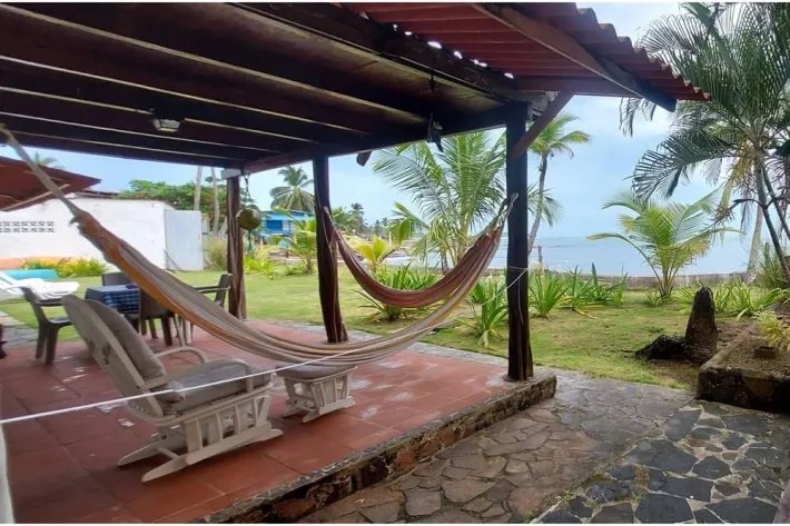 Oceanfront House for Sale in Viento Frío, Colón