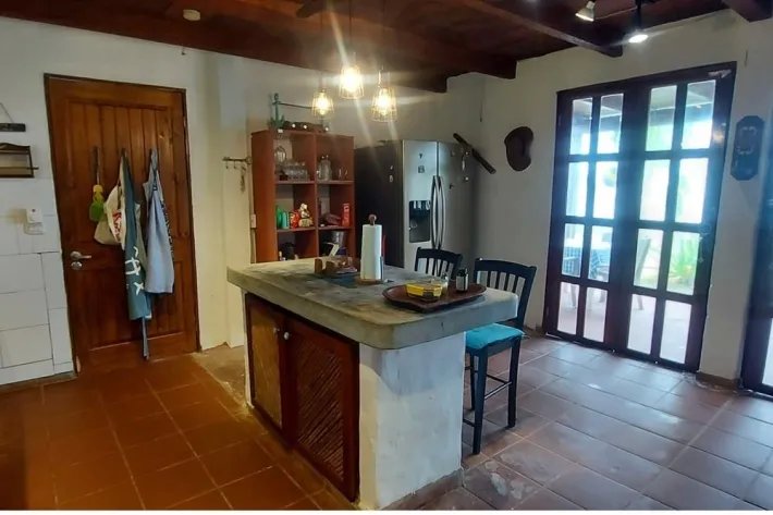 Se Vende Casa frente al mar en Viento Frío, Colón