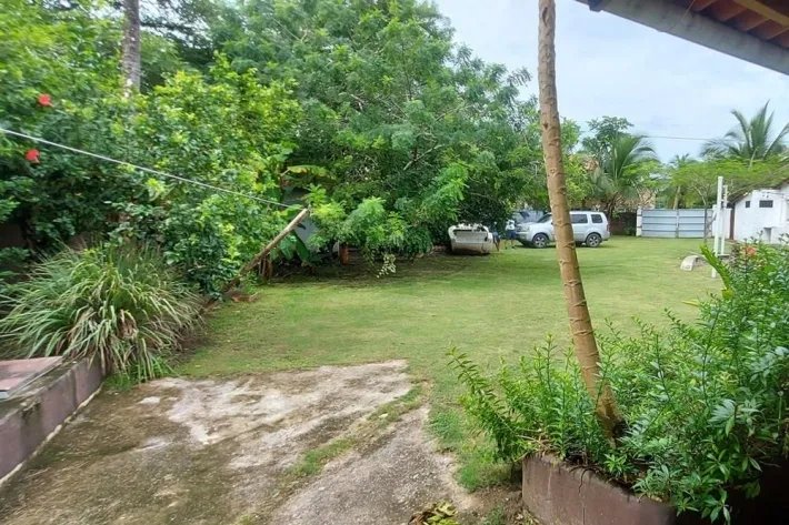 Se Vende Casa frente al mar en Viento Frío, Colón