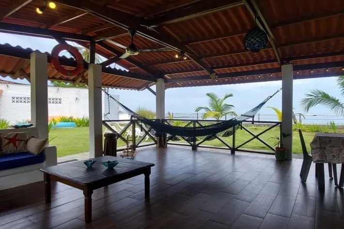 Se Vende Casa frente al mar en Viento Frío, Colón