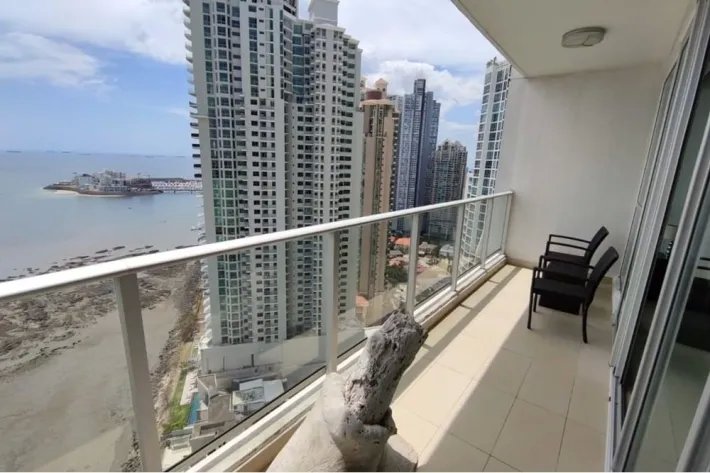 Se vende apartamento amoblado en Punta Pacífica