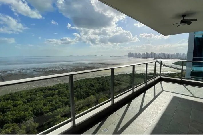 Venta de apartamento en PH Regalia, Costa del Este
