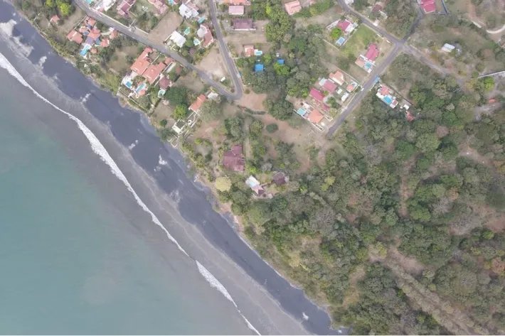 Se vende casa frente al mar en Costa Esmeralda, San Carlos