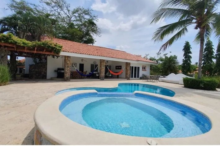 Se vende casa en Punta Barco Village, San Carlos