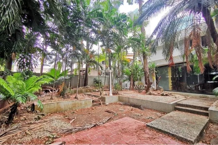 Venta de casa en esquina en Punta Paitilla, Panamá