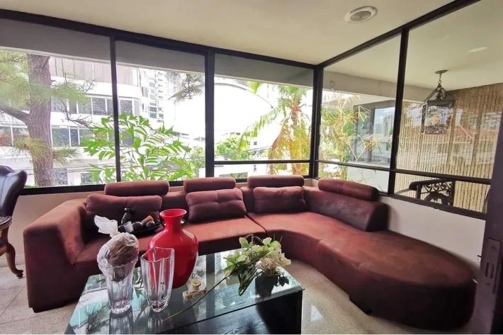 Venta de casa en esquina en Punta Paitilla, Panamá