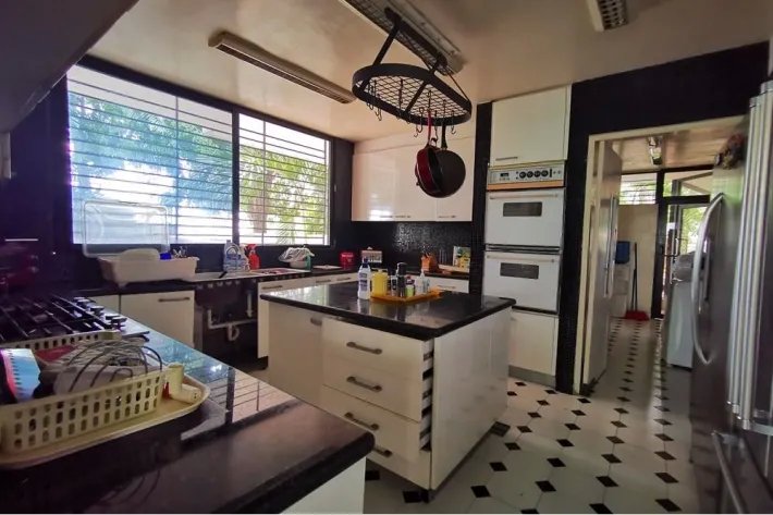 Venta de casa en esquina en Punta Paitilla, Panamá