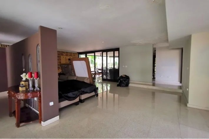 Venta de casa en esquina en Punta Paitilla, Panamá