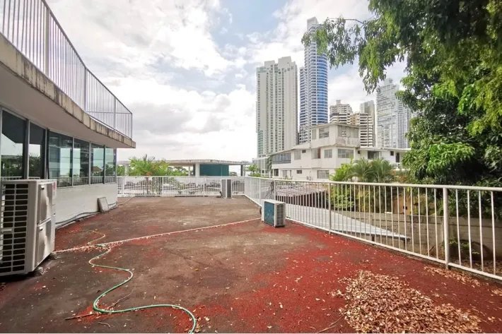 Venta de casa con terreno en Punta Paitilla, Panamá