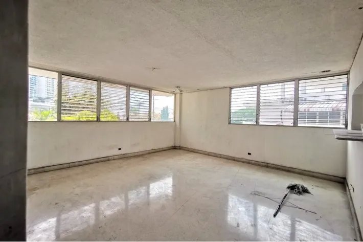 Venta de casa con terreno en Punta Paitilla, Panamá