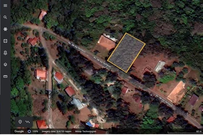 Se vende terreno en Cerro Azul (Las Nubes)