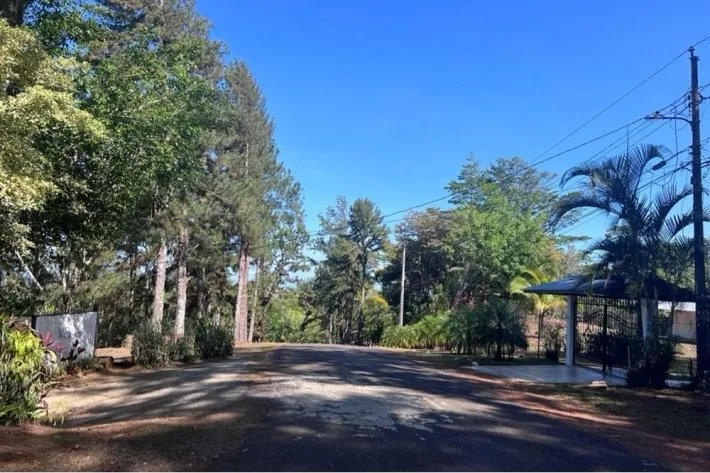 Se vende terreno en Cerro Azul (Las Nubes)