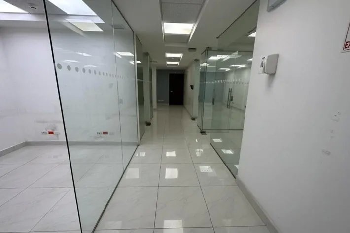 Alquiler de local comercial en Hi Point Offices, Bella Vista
