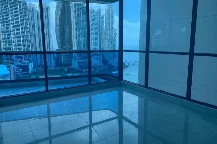 Venta de apartamento en Ocean Front Luxury Penthouses, Paitilla