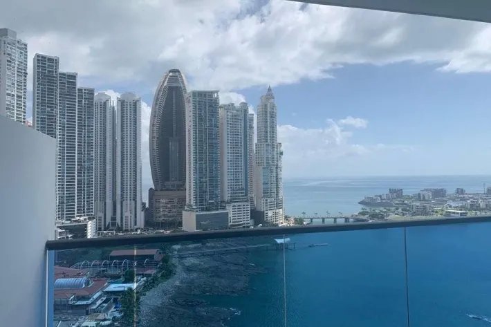Venta de apartamento en Ocean Front Luxury Penthouses, Paitilla