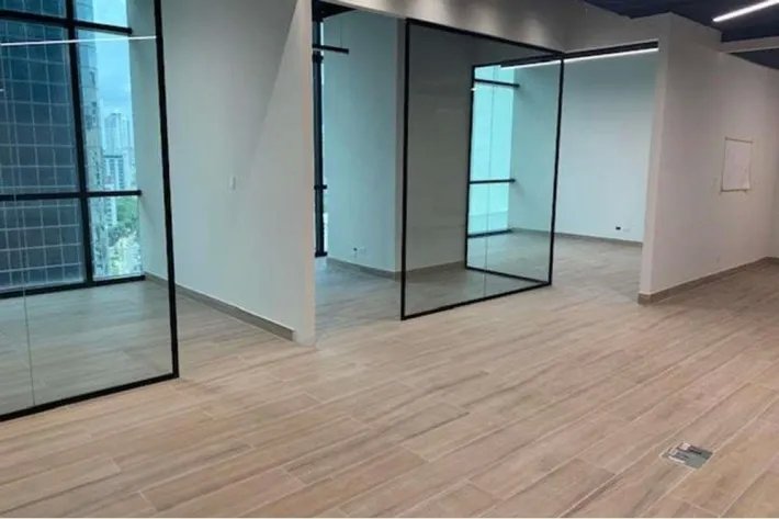 Alquiler de Oficinas en Tower Bank Calle 50 Modelo E