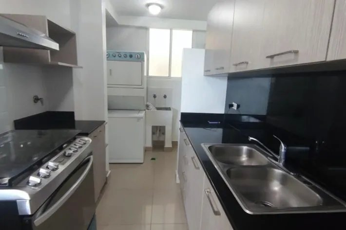 Se alquila apartamento en Condado del Rey