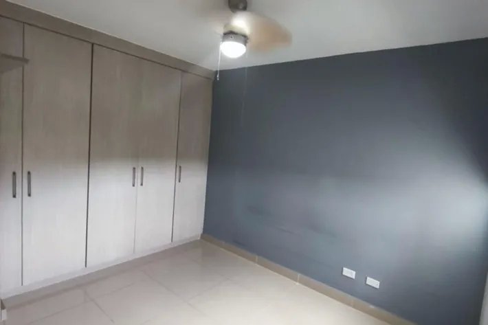 Se alquila apartamento en Condado del Rey