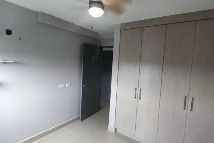 Se alquila apartamento en Condado del Rey