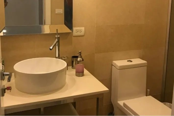 Venta de apartamento con vista al mar en Avenida Balboa