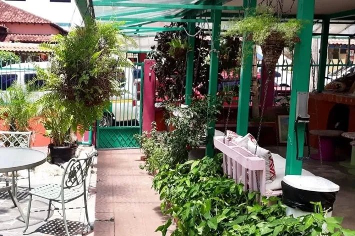 Venta de terreno con negocio en Bella Vista
