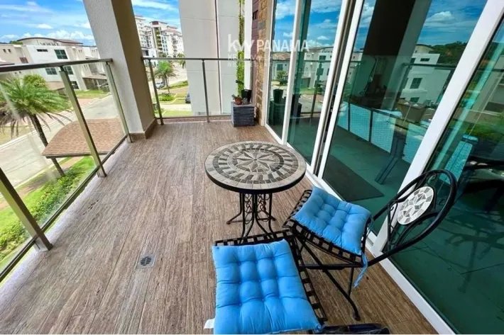 Pre-venta de apartamento en Playa Escondida Resort  Marina, Colón