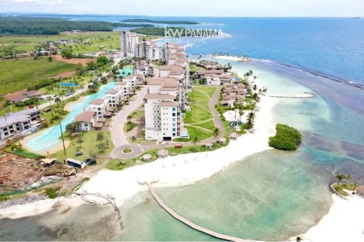 Pre-venta de apartamento en Playa Escondida Resort  Marina, Colón