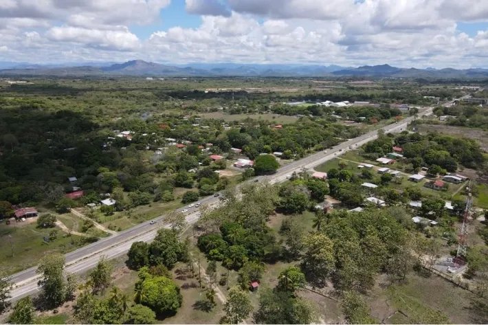 Venta de terreno y estructura en El Coco, Penonomé