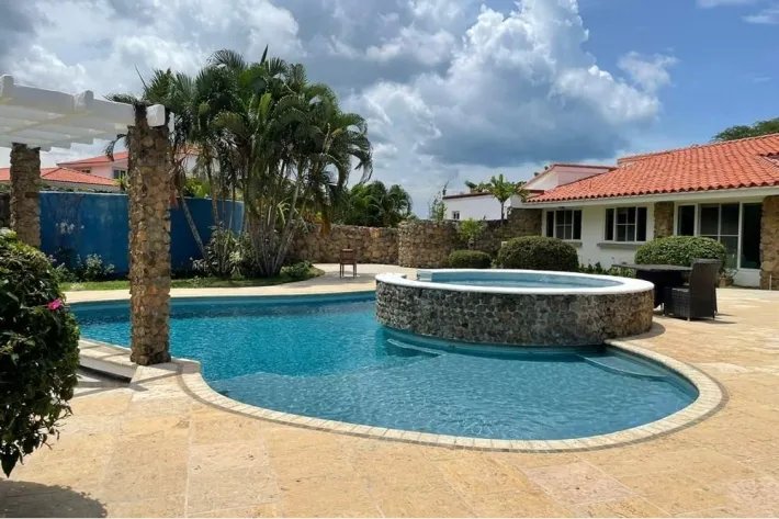 Se vende casa en Punta Barco Village, San Carlos